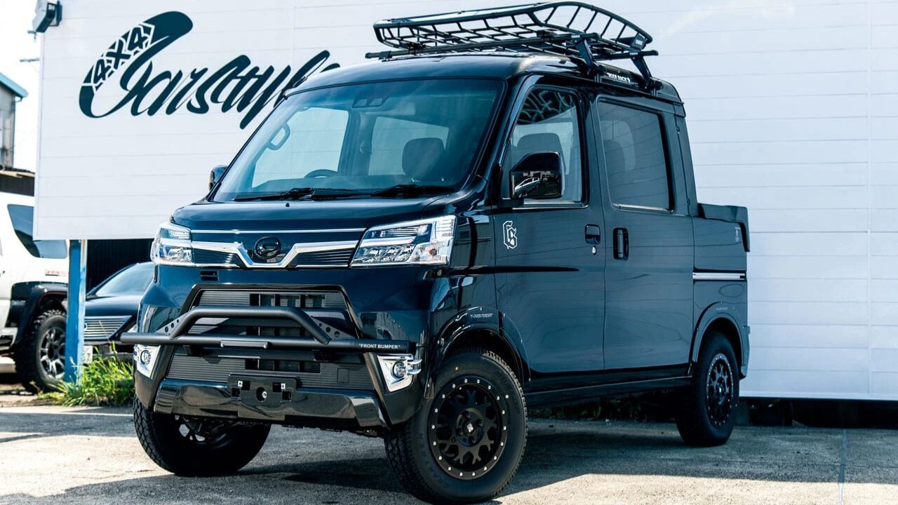 カスタムされた軽バン