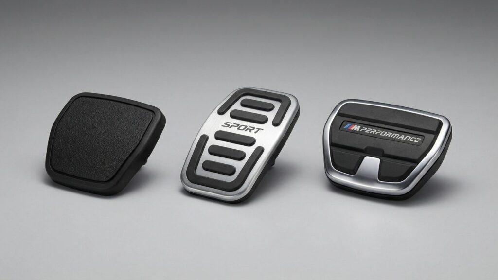 手軽なゴム製カバーやスポーティな金属製、安心の純正交換型など、ドライバーの目的に合わせたおすすめペダルの種類のイメージ。