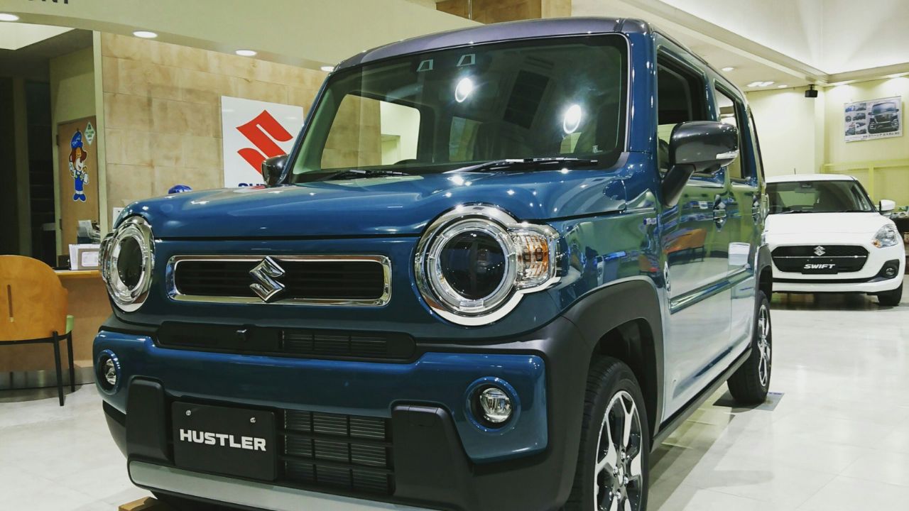 ハスラーのデニムブルーはダサくない！都会の街並みにも映えるスタイリッシュで大人気のカラーです